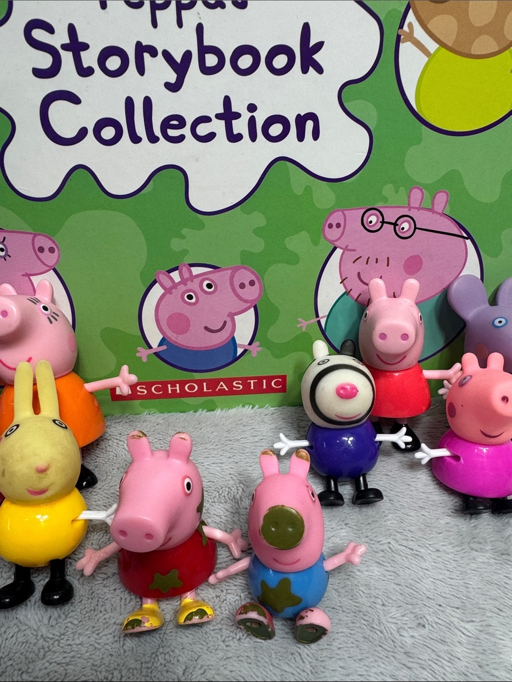 Peppa Pig Figures And Peppa’s Storybook Collection Book - Picture 3 of 6